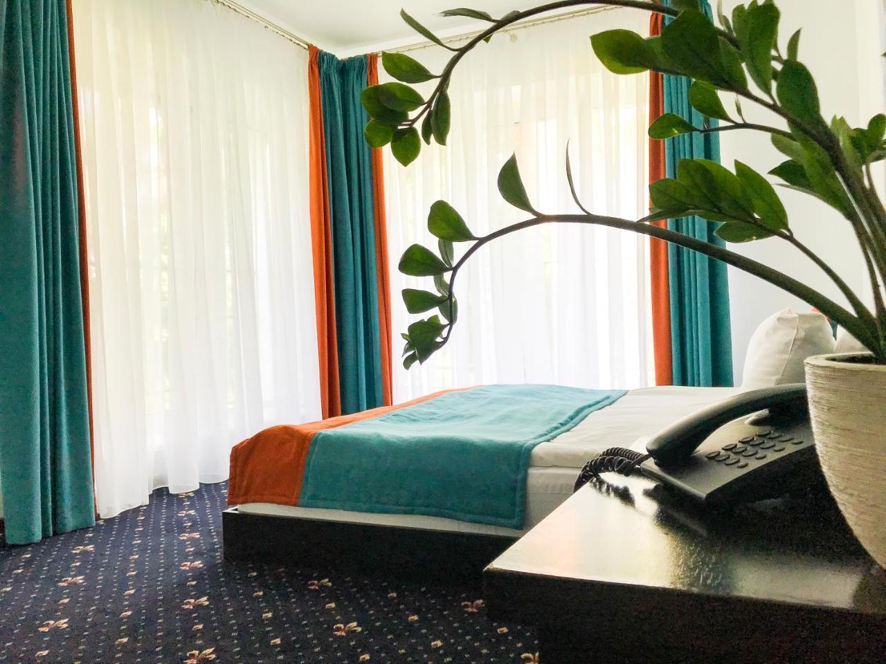Spa Hotel מלון *